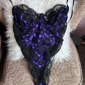 Vintage Victoria’s Secret teddy size Large💜🖤